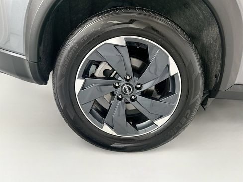 Used 2024 Nissan Rogue SV AWD/4WD image 31