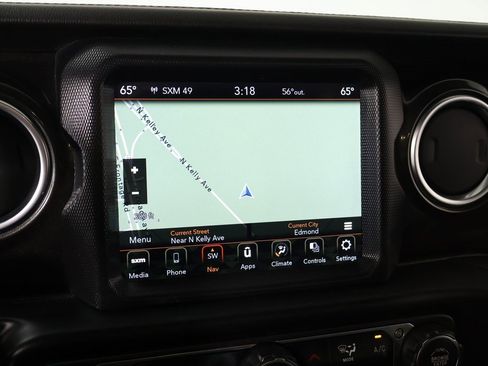 Used 2020 Jeep Wrangler Unlimited Sahara image 7