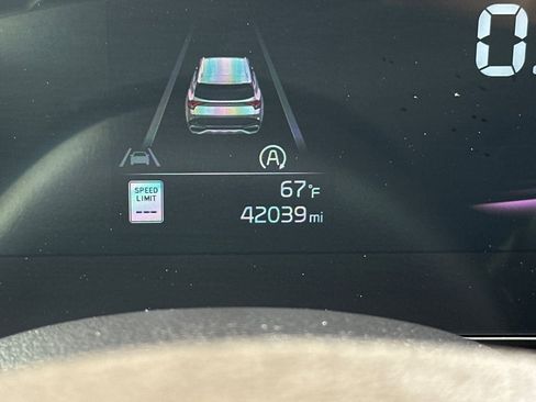 Used 2024 Kia Sportage EX image 25