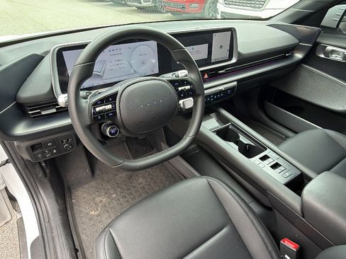 Used 2025 Hyundai Ioniq 6 SEL RWD image 24
