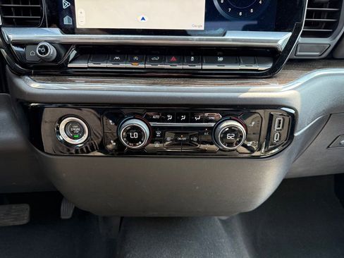 Used 2024 Chevrolet Silverado 1500 LT image 15