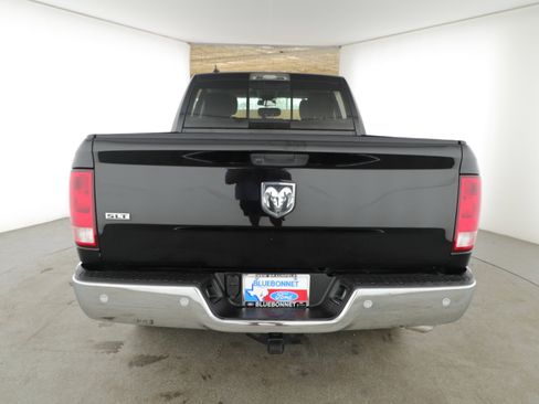 Used 2020 RAM 1500 Classic SLT w/ Luxury Group image 4