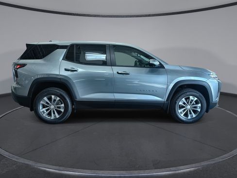 New 2026 Chevrolet Equinox LT w/ Convenience Package II AWD/4WD image 9