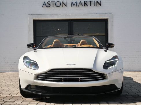 Used 2023 Aston Martin DB11 Volante RWD image 7