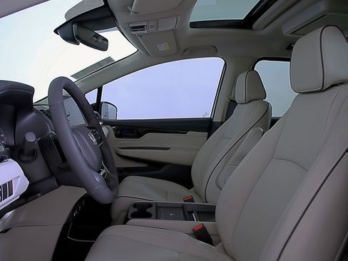 New 2026 Honda Odyssey Touring image 23