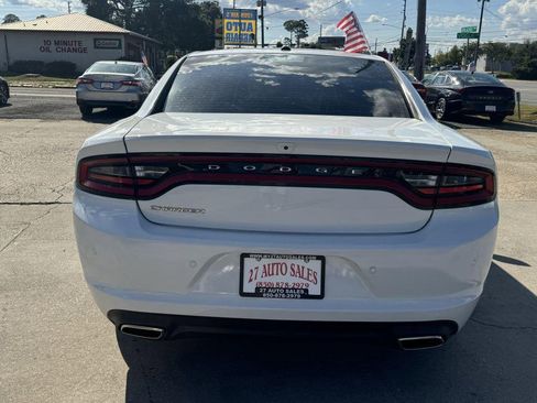 Used 2019 Dodge Charger SXT image 6
