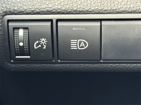 Used 2025 Toyota Corolla LE image 38