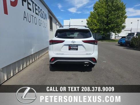 Used 2023 Toyota Highlander XSE AWD/4WD image 5