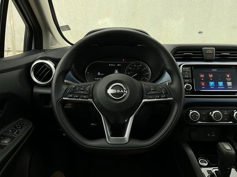 Used 2025 Nissan Versa SV image 28