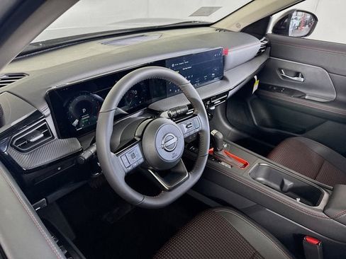 New 2026 Nissan Kicks SR w/ Cold Weather Package image 9