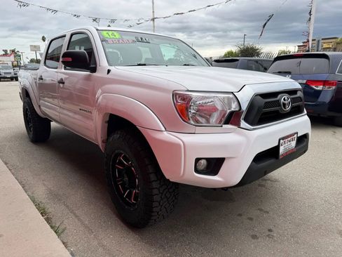 Used 2014 Toyota Tacoma PreRunner w/ Limited Package RWD image 4
