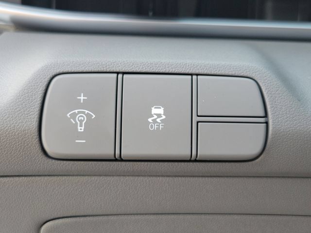New 2026 Hyundai Elantra Sport FWD image 18