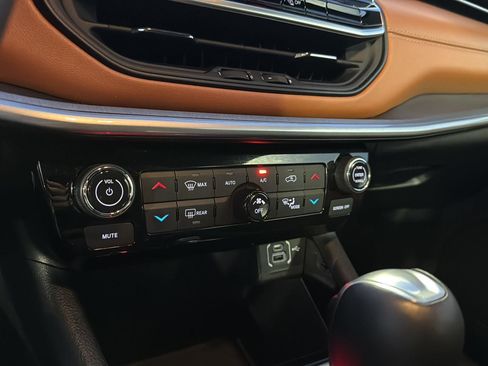 Used 2024 Jeep Compass Limited image 24