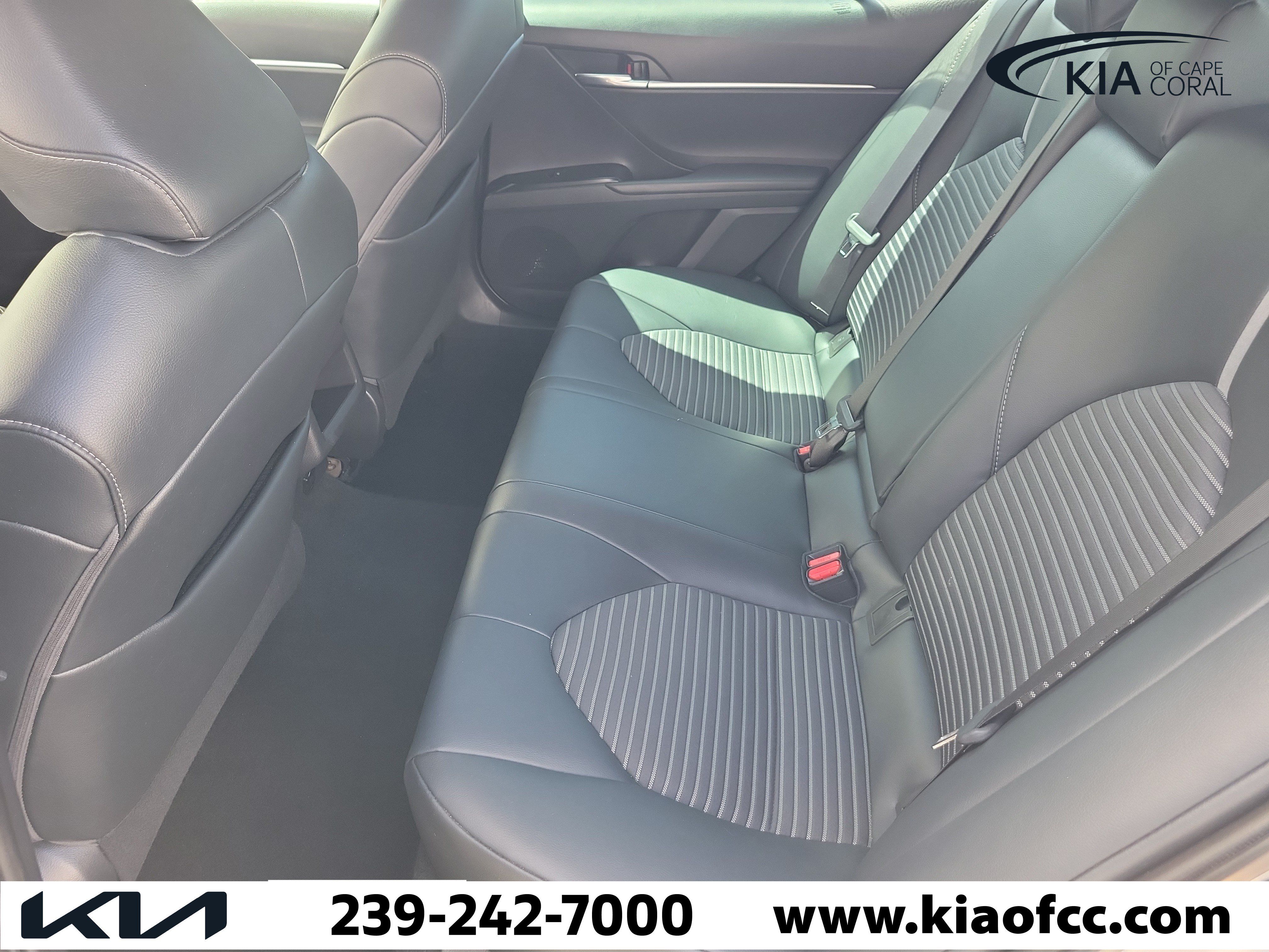 Used 2019 Toyota Camry SE FWD image 13