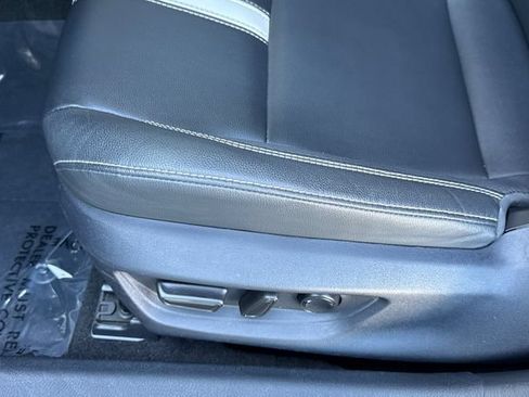 Used 2025 Toyota Camry SE FWD image 13