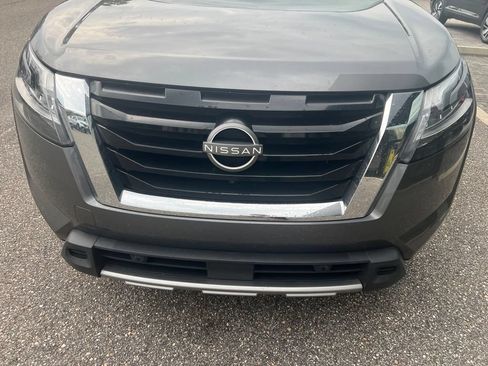 Used 2023 Nissan Pathfinder SL w/ SL Premium Package AWD/4WD image 2