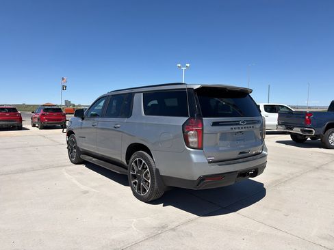 Used 2023 Chevrolet Suburban RST w/ Luxury Package AWD/4WD image 3