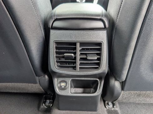Used 2023 Kia Seltos S w/ Navigation Package FWD image 7