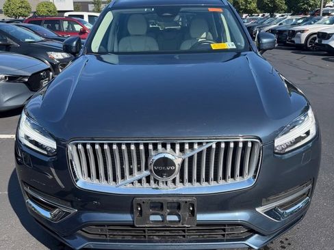 Used 2025 Volvo XC90 T8 Plus w/ Protection Package Premier AWD/4WD image 4