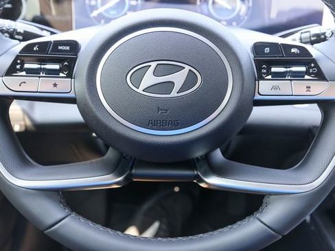 New 2026 Hyundai Elantra Limited FWD image 24