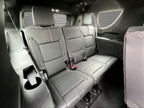 Used 2022 Chevrolet Suburban RST w/ Luxury Package image 26