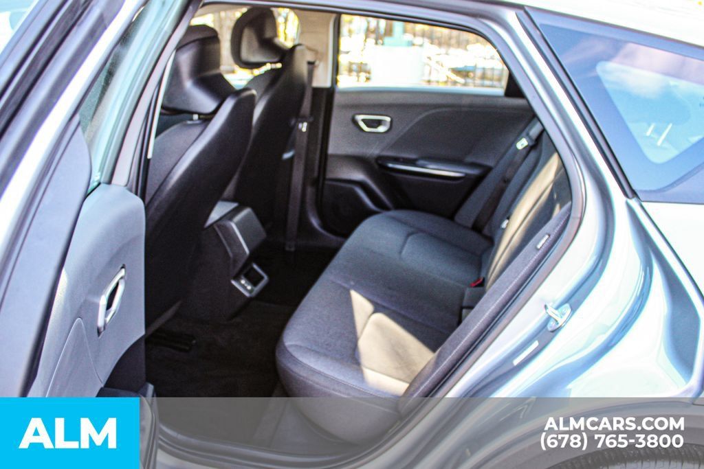 Used 2025 Kia K4 FWD image 17
