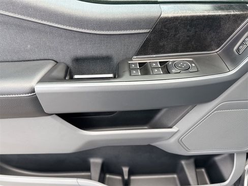 Used 2023 Ford F150 Lightning XLT image 15