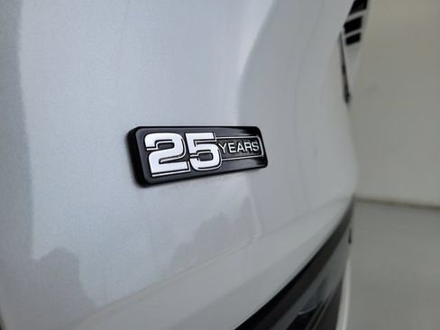 Used 2023 Toyota Sienna XSE FWD image 9