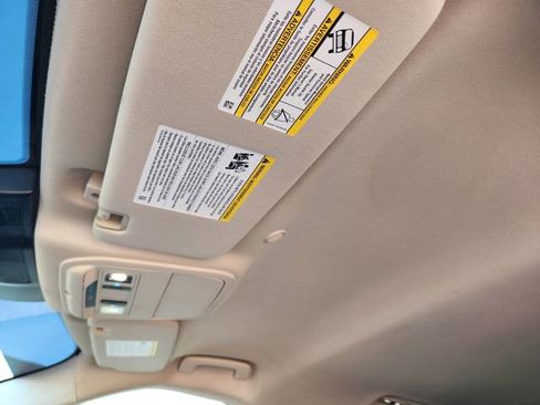 Used 2023 Ford Explorer XLT image 25