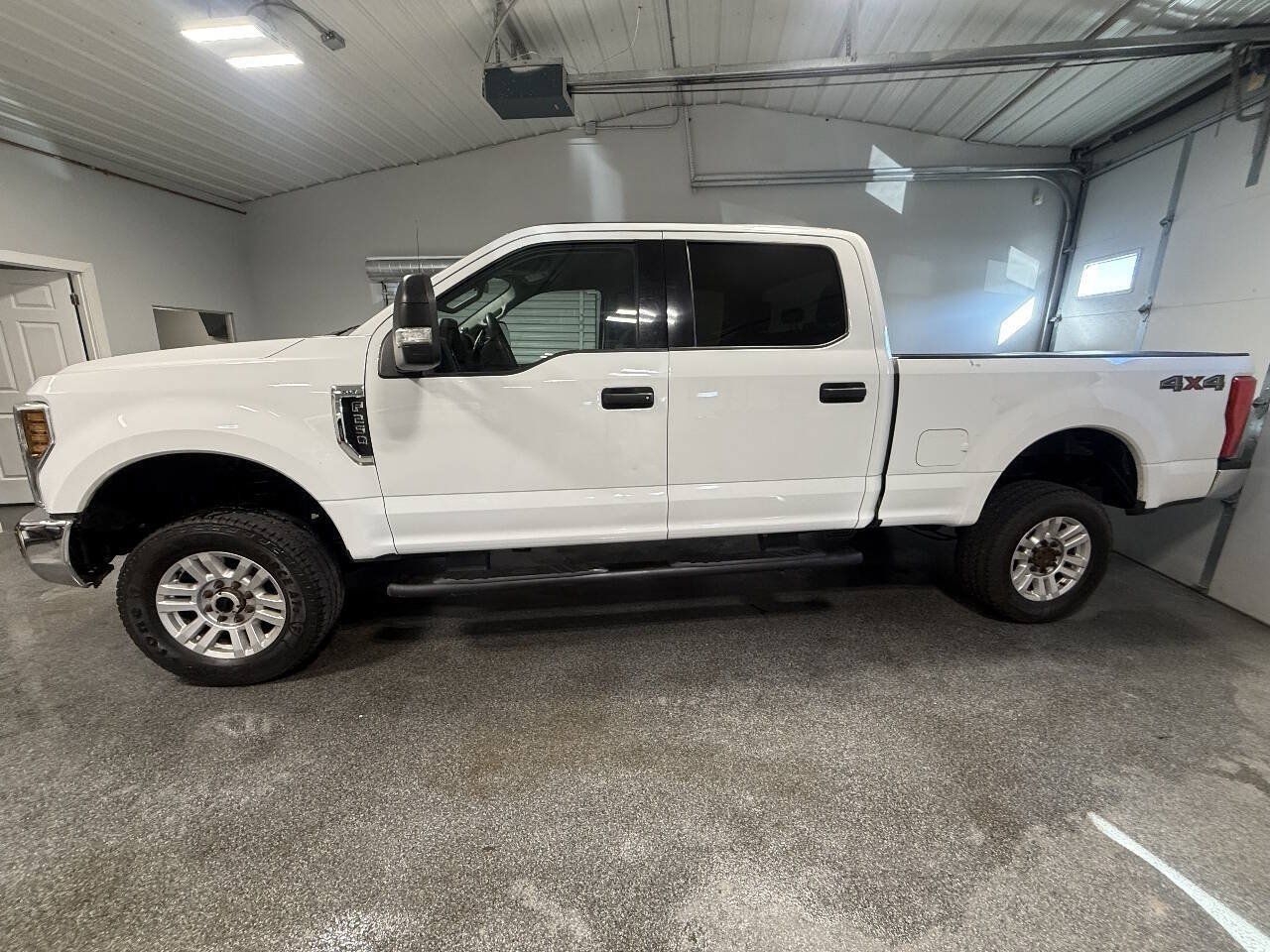 Used 2019 Ford F250 XLT w/ Snow Plow Prep Package AWD/4WD image 6