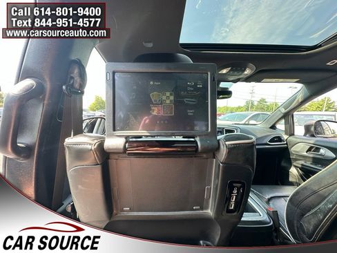 Used 2019 Chrysler Pacifica Limited w/ Advanced Safetytec Group FWD image 21