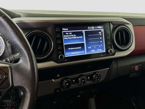 Used 2020 Toyota Tacoma SR5 RWD image 18