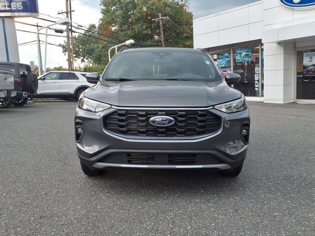 Certified 2025 Ford Escape ST-Line Select AWD/4WD image 2