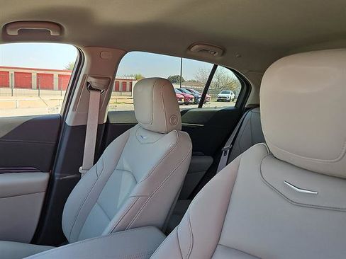 Used 2023 Cadillac XT4 Luxury image 11