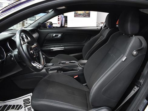 Used 2022 Ford Mustang GT RWD image 27