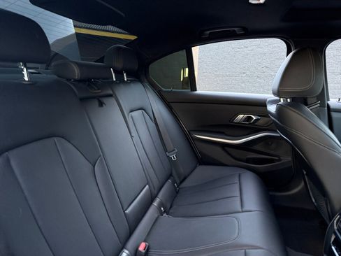 Used 2023 BMW 330i Sedan w/ Premium Package image 18