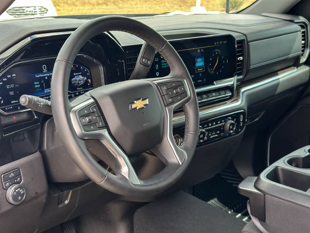 Used 2024 Chevrolet Silverado 1500 LT AWD/4WD image 12