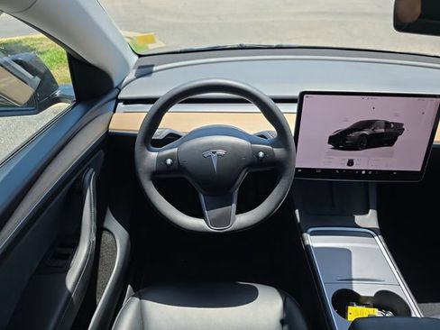 Used 2024 Tesla Model Y Long Range AWD/4WD image 14