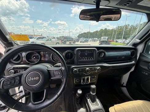 Used 2020 Jeep Wrangler Sport AWD/4WD image 7