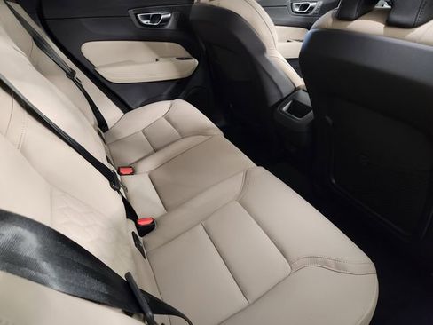 New 2026 Volvo XC60 B5 Core image 31