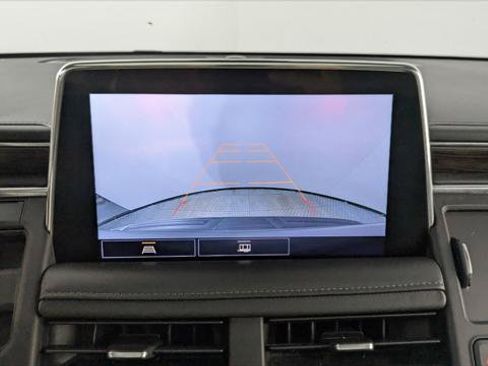 Used 2021 Chevrolet Suburban LT w/ Rear Media and Nav Package RWD image 33
