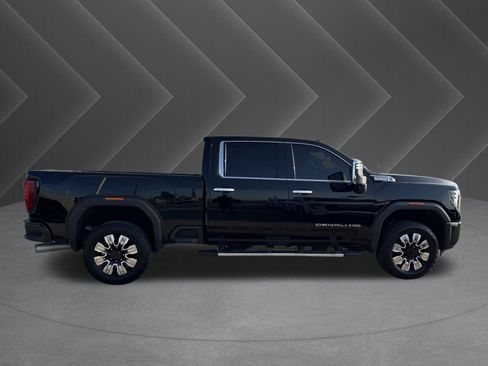 Used 2025 GMC Sierra 2500 Denali AWD/4WD image 5