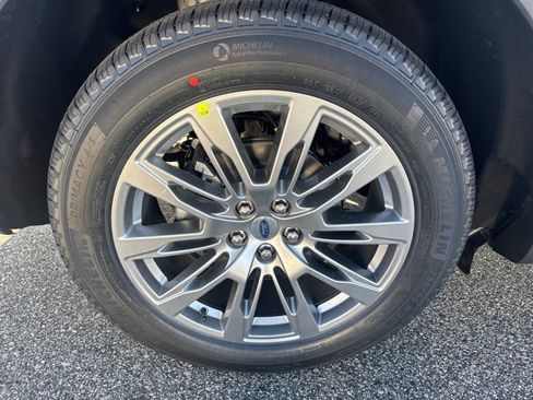 New 2026 Ford Explorer Active w/ Active Comfort Package image 19