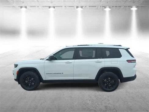 New 2025 Jeep Grand Cherokee L Altitude image 5