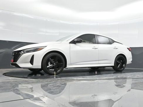 Used 2025 Nissan Sentra SR image 41