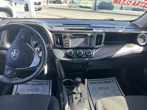 Used 2016 Toyota RAV4 LE AWD/4WD image 8