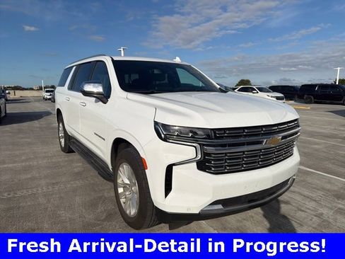 Used 2024 Chevrolet Suburban Premier image 3