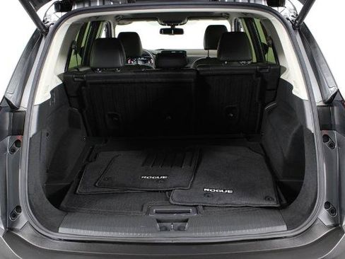 Certified 2023 Nissan Rogue Platinum FWD image 18