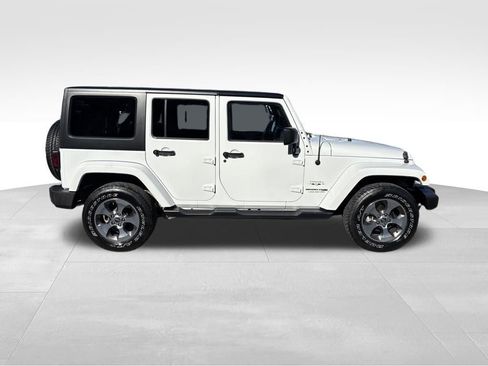 Used 2018 Jeep Wrangler Unlimited Sahara w/ Connectivity Group image 6