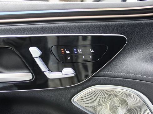 Used 2023 Mercedes-Benz EQS 580 4MATIC SUV image 21